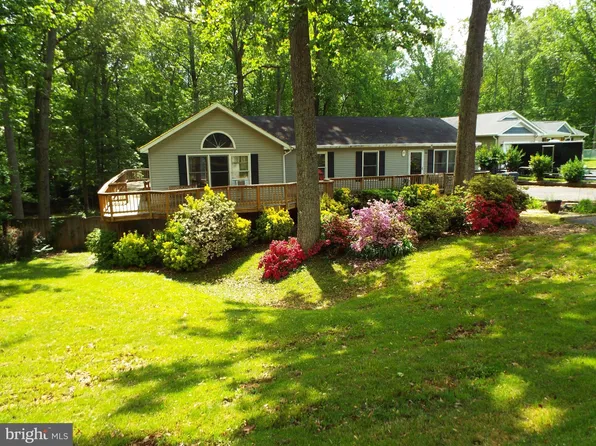 48 Hillcrest Dr, Stafford, VA 22556