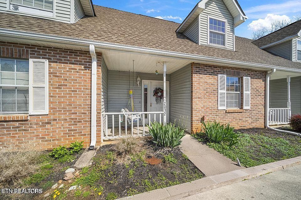 1st image of 2032 Silverbrook Dr