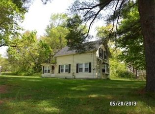 34 Hopkinton Rd, Upton, MA 01568