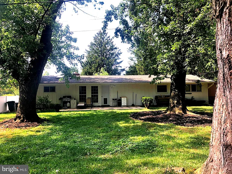 6314 Farmar Ln — Photo 3