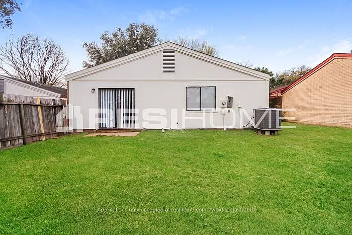 6330 Dellfern Dr — Photo 14