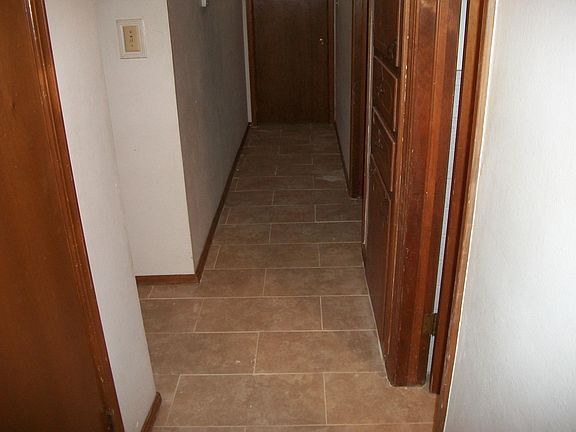 3rd image of 826 NW 48th St