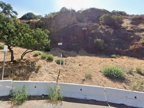 2354 Holly Dr #27, Los Angeles, CA 90068