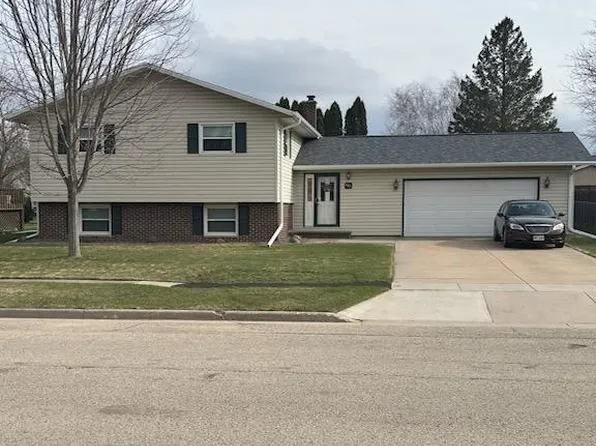 447 Neevel Ave, Waupun, WI 53963