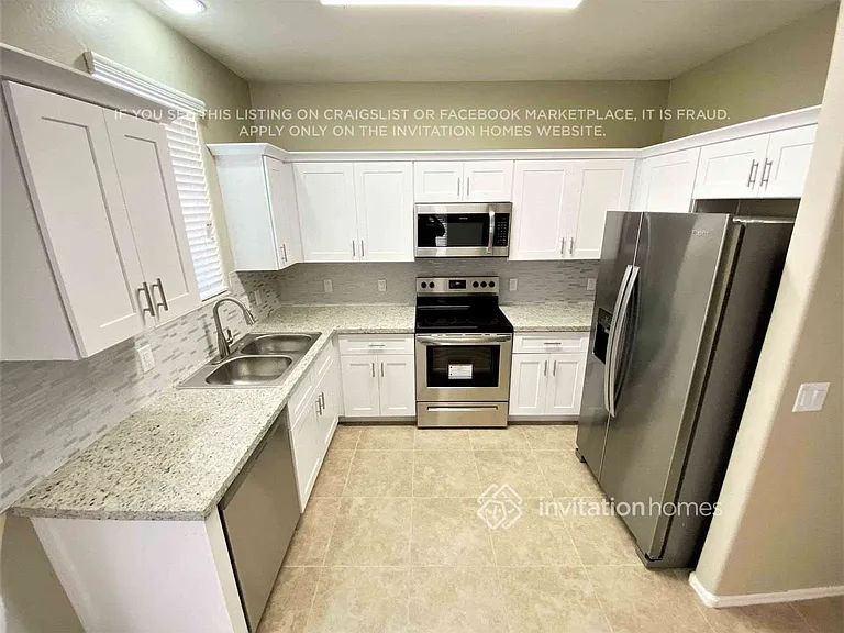 6626 W Polk St — Photo 4