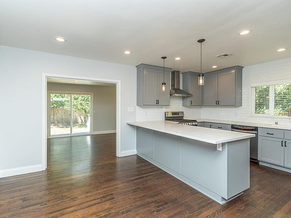 Kitchen (facing the dining room)