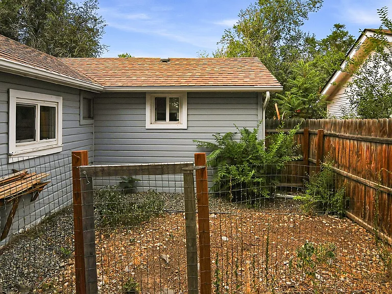 1338 Iola St — Photo 20