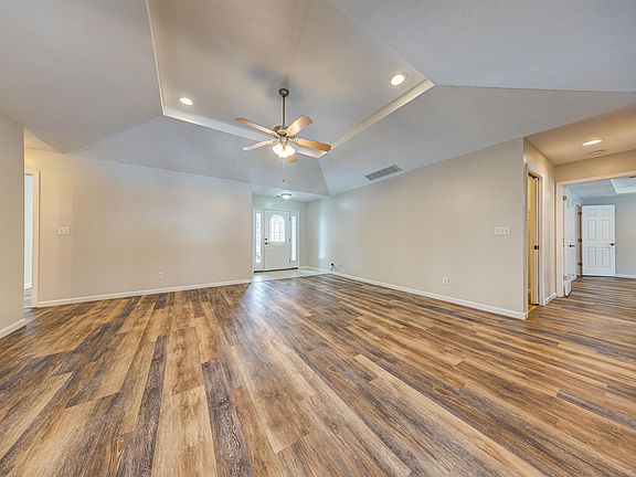 5th image of 1137 S Balthazar Dr