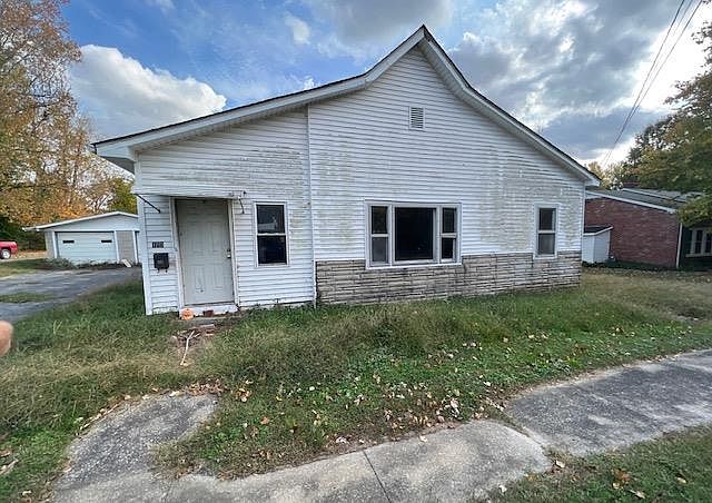 1st image of 110 W Moss Ave