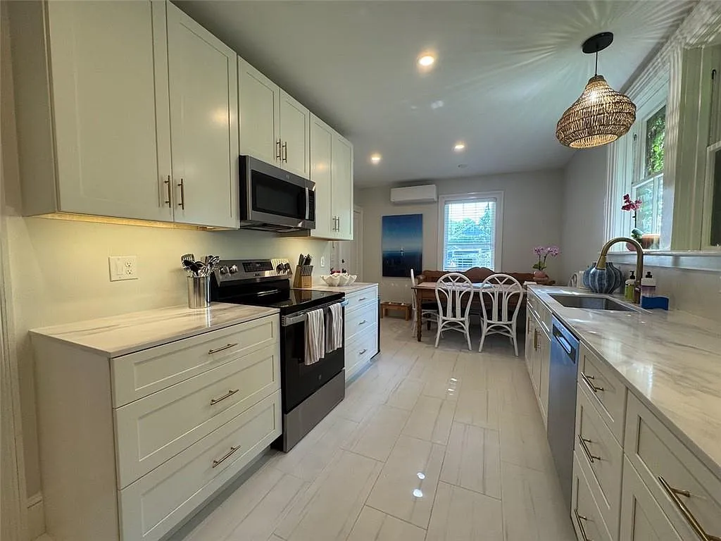 3 bed, 998 sqft, $3,000 — Photo 4