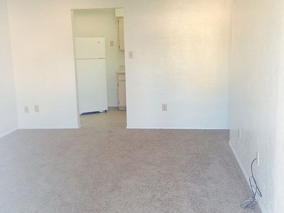 4th image of 212 S Udall