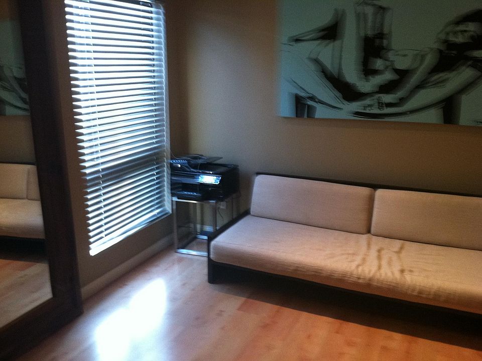 1st image of 853 Larrabee St APT 22