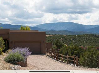 713 Luna Vis, Santa Fe, NM 87506