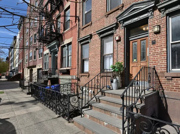 226 Jefferson Street image 1 of 13