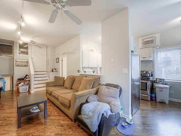 2nd image of 1913 W Armitage Ave #2W