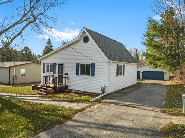 315 S 4th St, West Branch, MI 48661