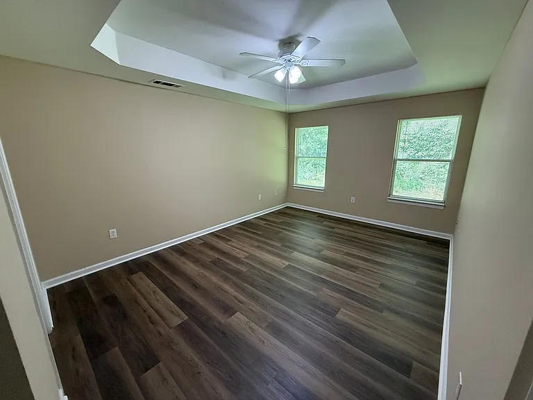 10-12 Chesney Dr — Photo 6