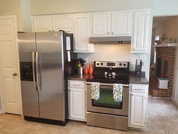 3rd image of 511 Kilby Shores Dr