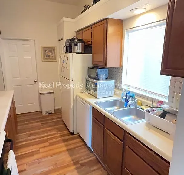 467 Springmont Ct — Photo 9