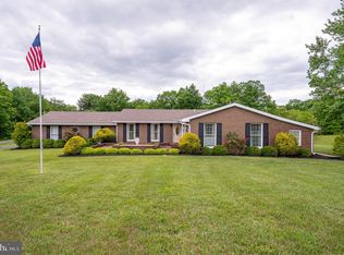 28 Thrush Ln, Hedgesville, WV 25427