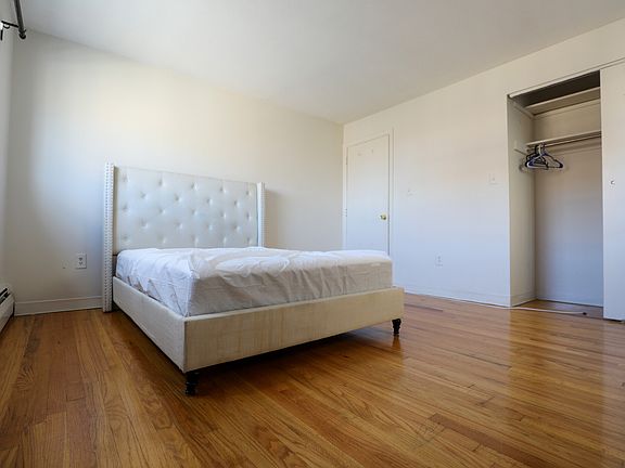 5th image of 239 Kelton St #32A