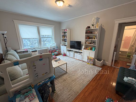 2nd image of 15 Gardner St APT 15