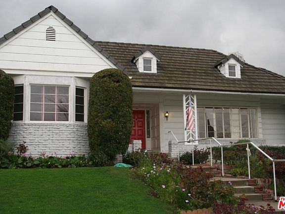 2nd image of 447 S Spalding Dr