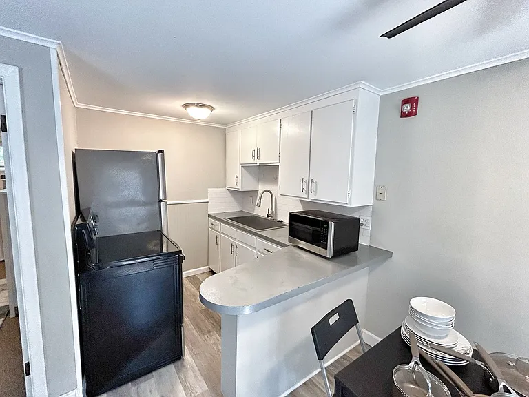 611 Middle Tpke — Photo 11