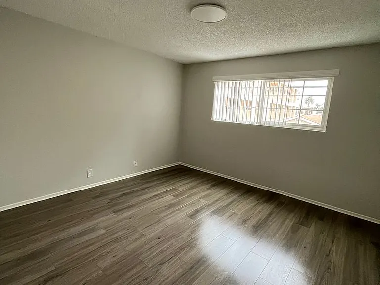 1050 Dawson Ave — Photo 5