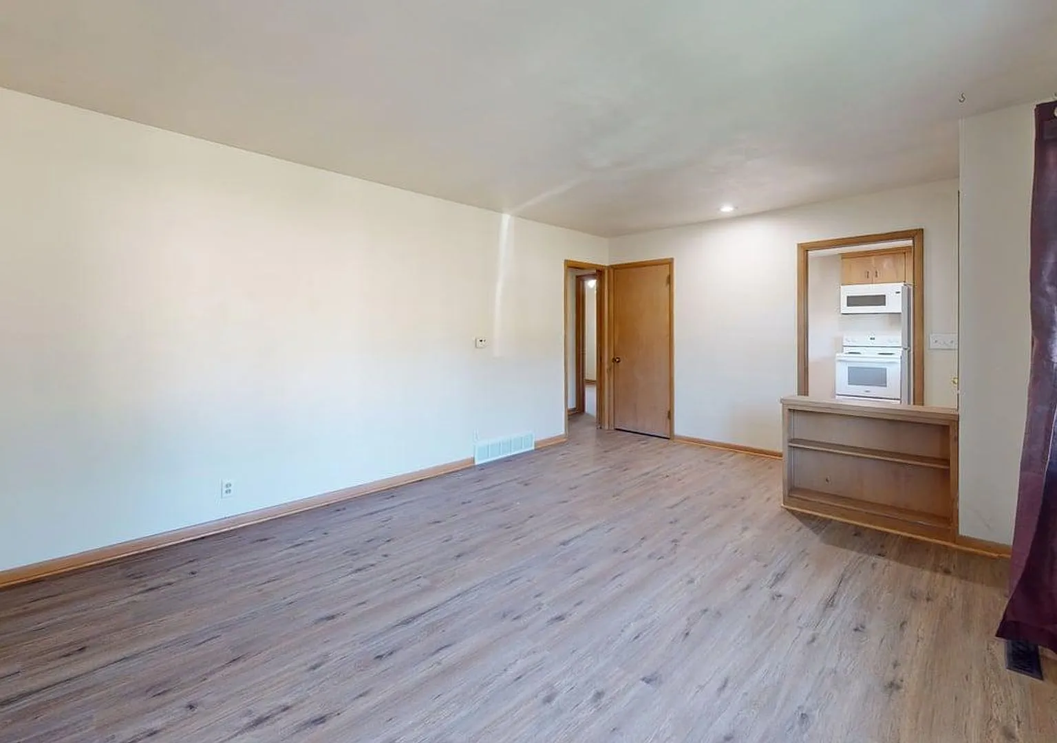Great Duplex on Campus — Photo 3