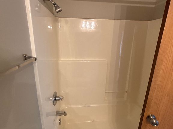 3rd image of 6507 N 112th St