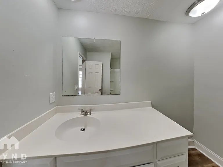 785 Edenton Ct — Photo 13