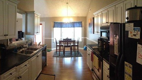 Kitchen facing the nook
