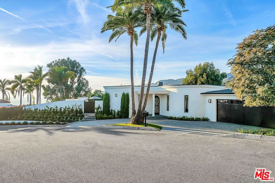 5 bed, 5.0 bath, 5642 sqft, $23,000 — Photo 1