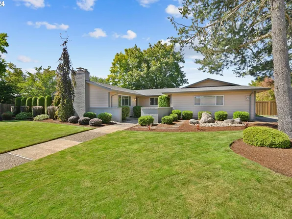 1925 NW Michelbook Ln, McMinnville, OR 97128