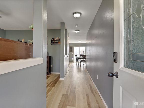 3rd image of 14937 89th Avenue SE