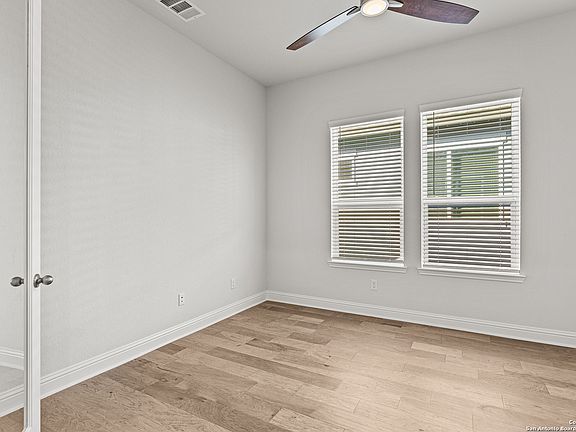 5th image of 115 Low Meadow Drive