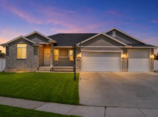 1438 W 2535 N, Clinton, UT 84015