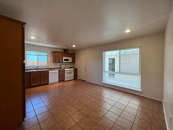 5th image of 2944 Fried Ave