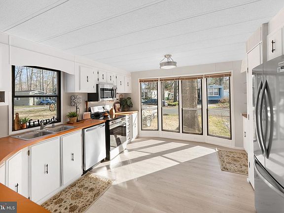 5th image of 30217 Holly Ln
