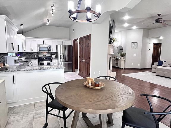 3rd image of 15305 Stone Meadows Dr