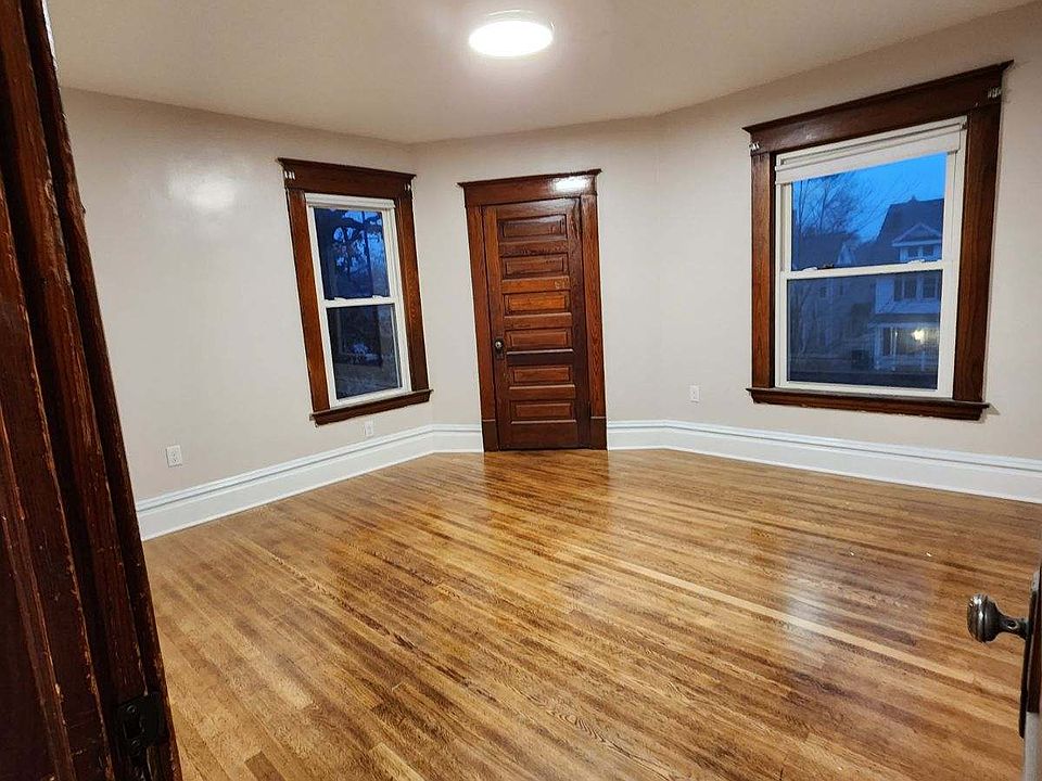 1st image of 721 Martin Luther King Jr St SE #1/2