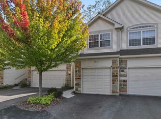 8045 Sierra Woods Ln, Carpentersville, IL