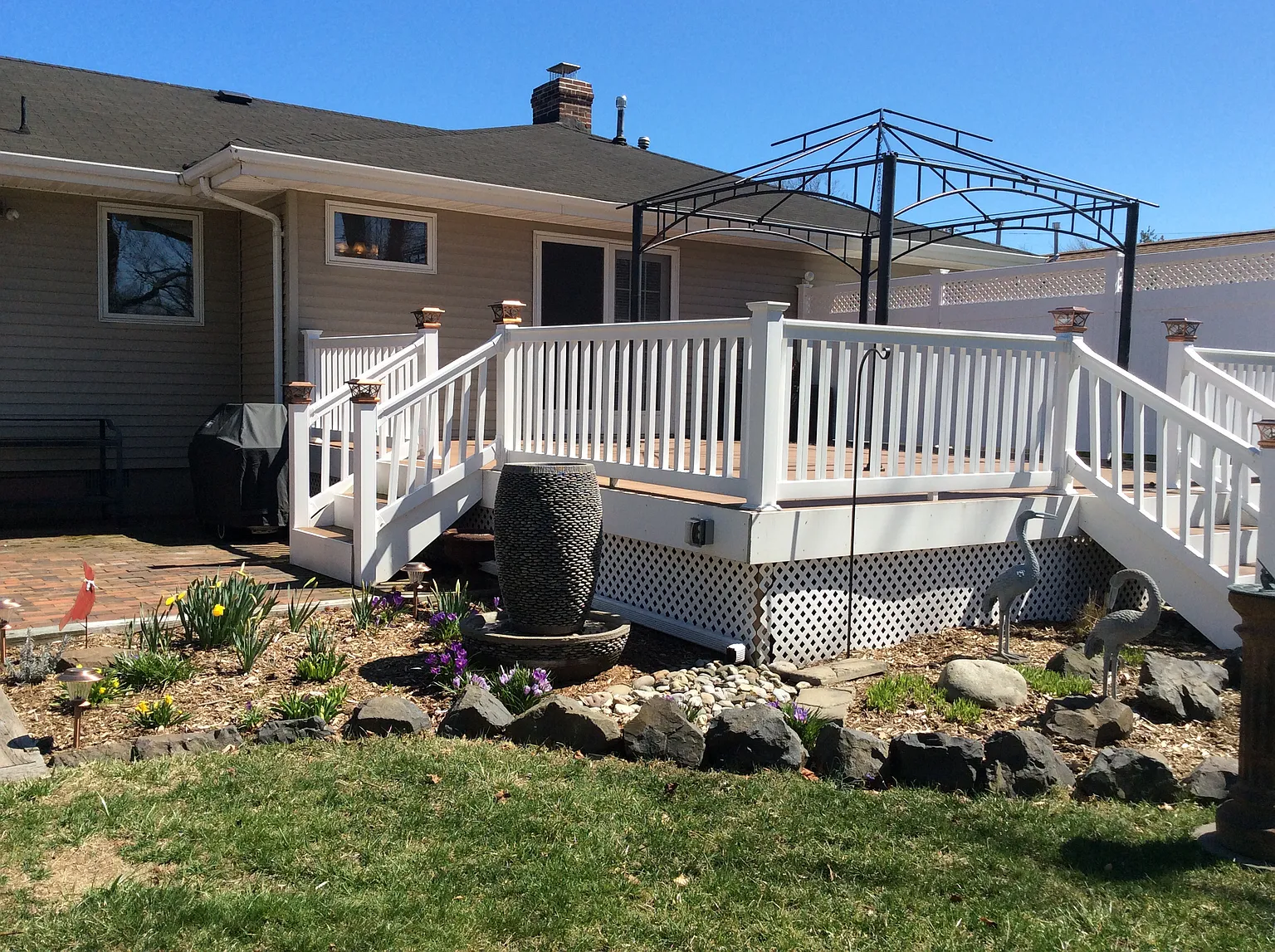 21 Pinewood Ave photo 1