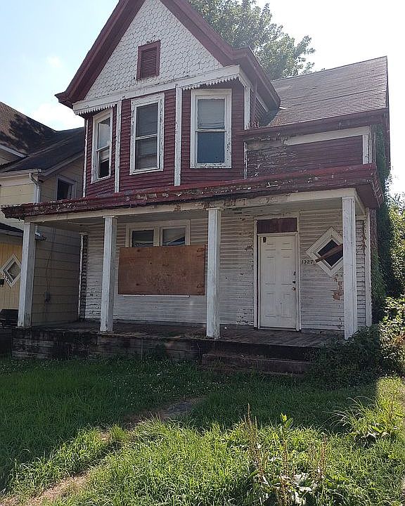 1st image of 1327 Center St