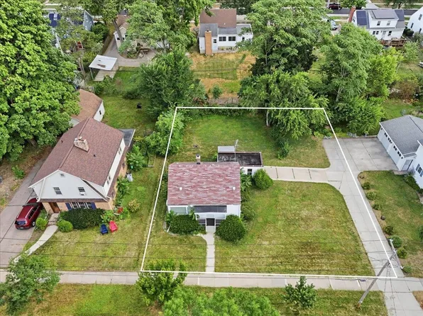 3902 Winnemac Ave, Madison, WI 53711