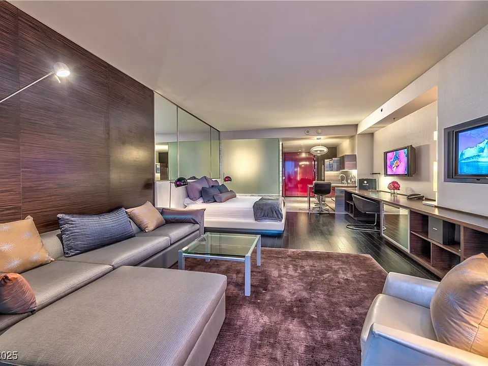 4381 W Flamingo Rd #3507