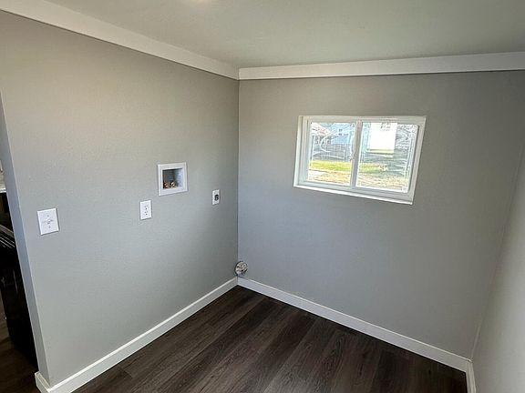 5th image of 608 N Central Ave