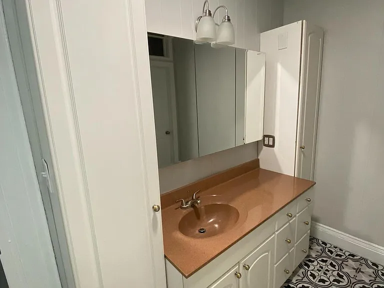 254 N Main St — Photo 11