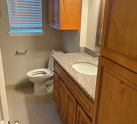 4th image of 1231 Oxford St APT 1